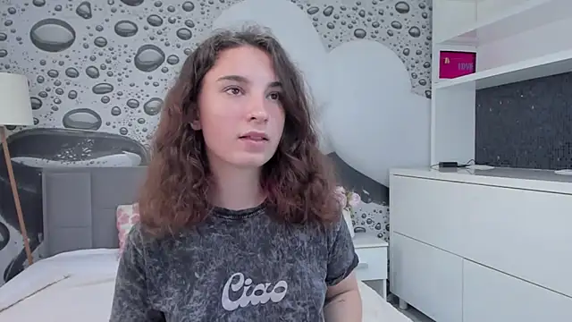 Chat soba uživo modela JosephineRows