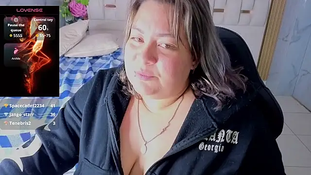 Astrid1_s Adlı Modelin Canlı Sohbet Odası
