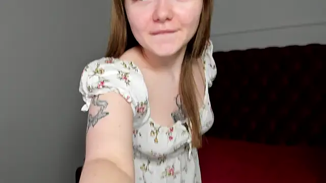 ElinaVale লাইভ চ্যাট রুম