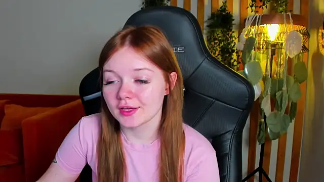 ElinaVale чат на живо