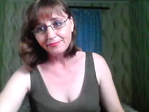 Alisaprice077 Adlı Modelin Canlı Sohbet Odası