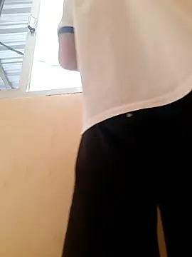 Luccareli10 Live chatroom