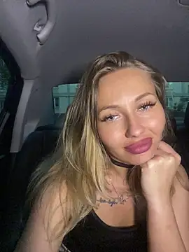Seks show uživo modela Blueeyed_Angel na kameri