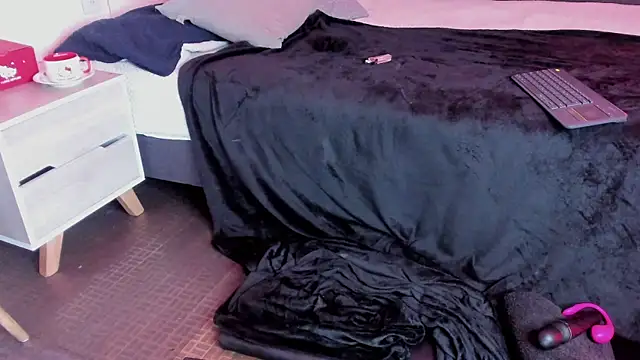 ห้องแชทสดของ Ariadnaaa_