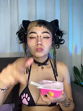 baby_akuma Adlı Modelin Canlı Sohbet Odası