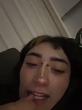 Živá chatovací místnost baby_akuma