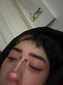 baby_akuma Adlı Modelin Canlı Sohbet Odası