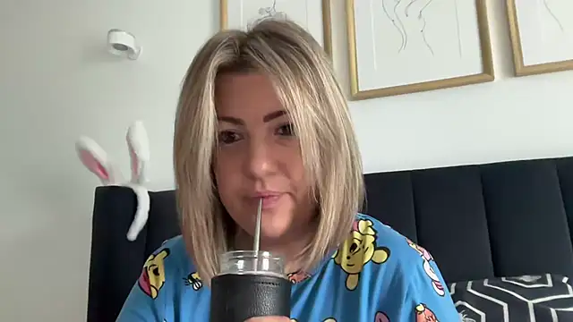 Chat soba uživo modela MsBelleWarick