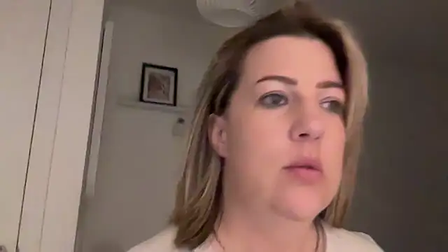 MsBelleWarick Live Chatraum