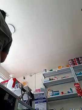 Dr_Edna_naughty Adlı Modelin Canlı Sohbet Odası