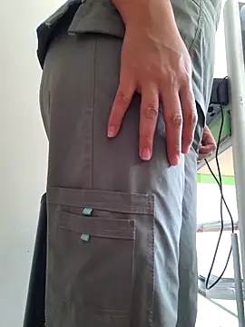 Dr_Edna_naughty Adlı Modelin Canlı Sohbet Odası
