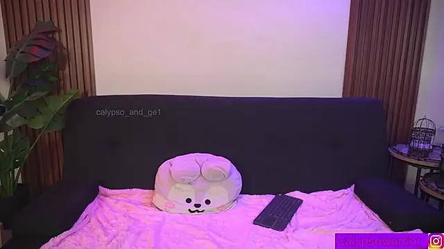 calypso_and_g2's Live Chat Room