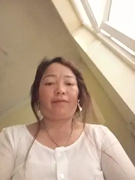 Yellow-pink's Live Chat Room
