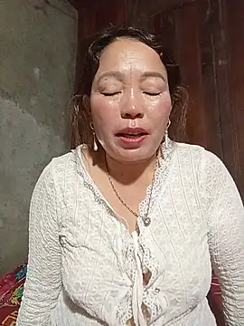 Yellow-pink's Live Chat Room