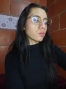 Amanda_x1 Adlı Modelin Canlı Sohbet Odası