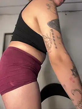 غرفة دردشة CarolQueen1_ المباشرة
