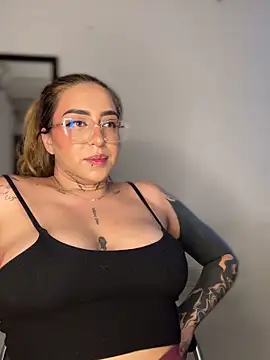 CarolQueen1_ Adlı Modelin Canlı Sohbet Odası