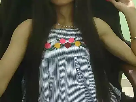 Sala de chat ao vivo de Lovely_Ananta