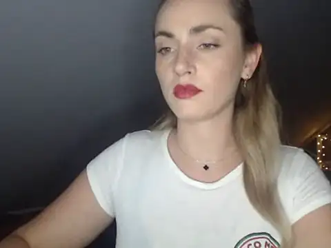 ScarlettSensitive – Naživo chatovacia miestnosť