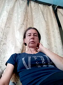 חדר צ'אט בשידור חי של Tania9876