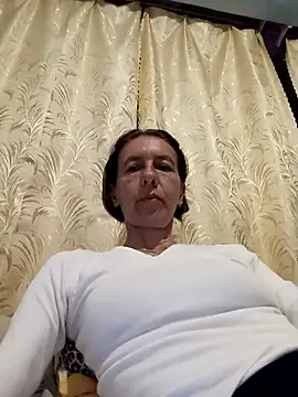 Tania9876 Adlı Modelin Canlı Sohbet Odası