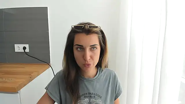 Chat soba uživo modela summmmersky1