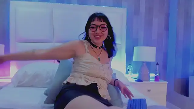 LilithBluum Cameră chat live