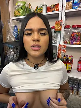 Bella-Ferrer's Live Chat Room