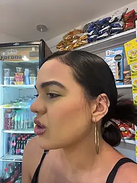 Bella-Ferrer Adlı Modelin Canlı Sohbet Odası