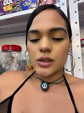 Bella-Ferrer Live Chatraum