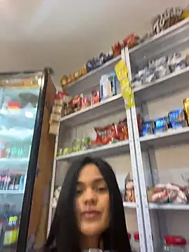 Bella-Ferrer Adlı Modelin Canlı Sohbet Odası