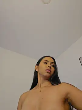 Victoria_Evanss Adlı Modelin Canlı Sohbet Odası