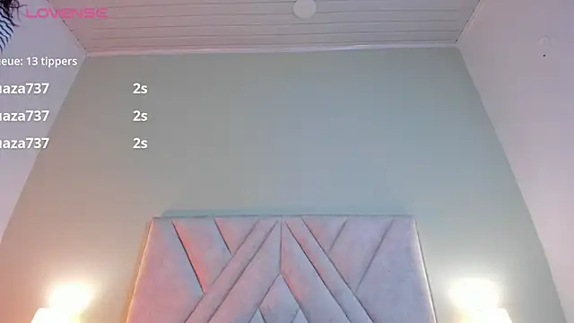 nova_silk's Live Chat Room