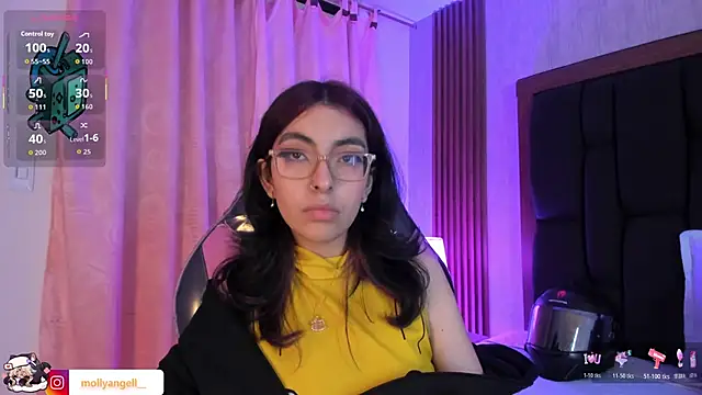 Molly_A's Live Chat Room
