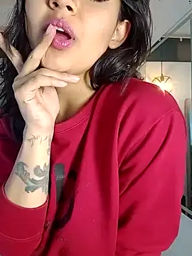 غرفة دردشة Liily_Foxxy المباشرة