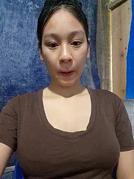Chiecum_Bae2 Adlı Modelin Canlı Sohbet Odası