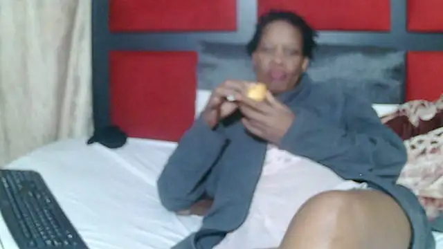 JoycyQueen – Naživo XXX chat