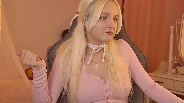 ViolaMore Adlı Modelin Canlı Sohbet Odası