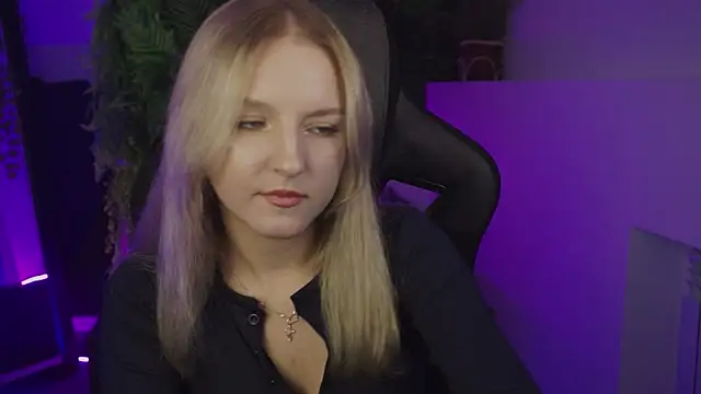 ViolaMore Adlı Modelin Canlı Sohbet Odası