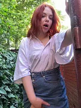 RedheadQueen_: δωμάτιο απευθείας συνομιλίας