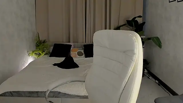 LeticiaRomano Adlı Modelin Canlı Sohbet Odası