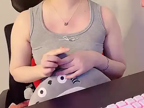 hunhun122 Adlı Modelin Canlı Sohbet Odası