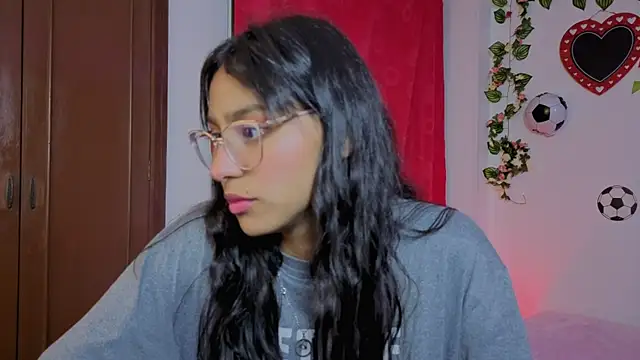 PaulaCutexs' Live Chat Room