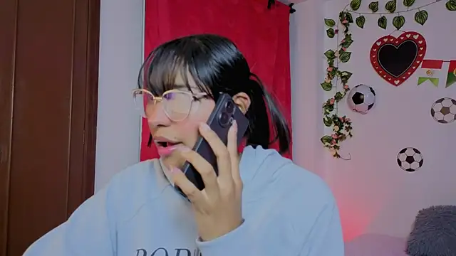 PaulaCutexs live-chat rom