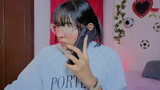ห้องแชทสดของ PaulaCutexs