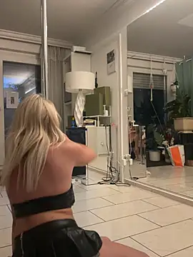 AtomBlondy Live Chatraum