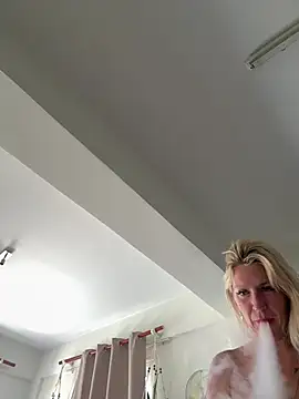 AtomBlondy Live Sex Cam Show