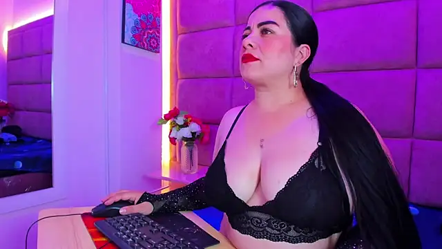 Emilyy_Moon_ Adlı Modelin Canlı Sohbet Odası