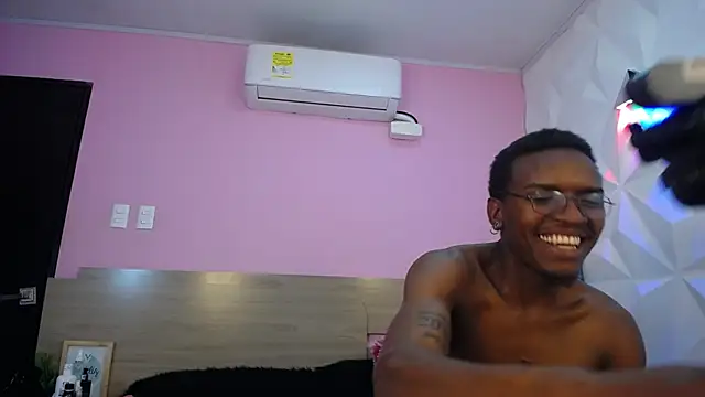 Pokój czatu na żywo – Ebony_N_Blonde