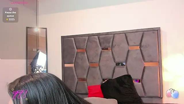 Keyla_Brunette_ Adlı Modelin Canlı Sohbet Odası
